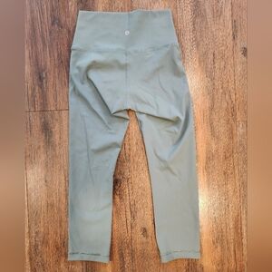 Lululemon Green Capri Legings - Size 4